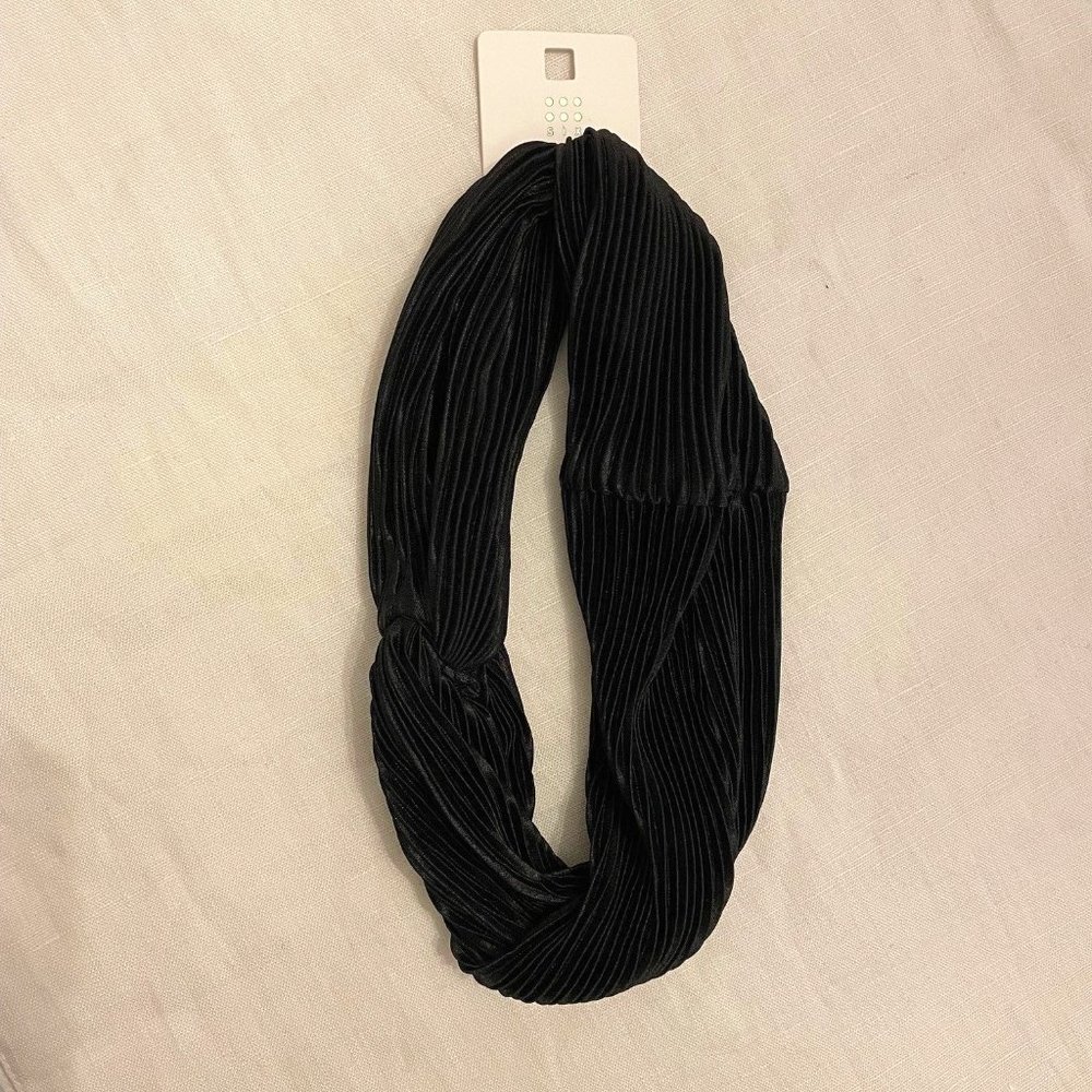 SIX pleated black fabric headband